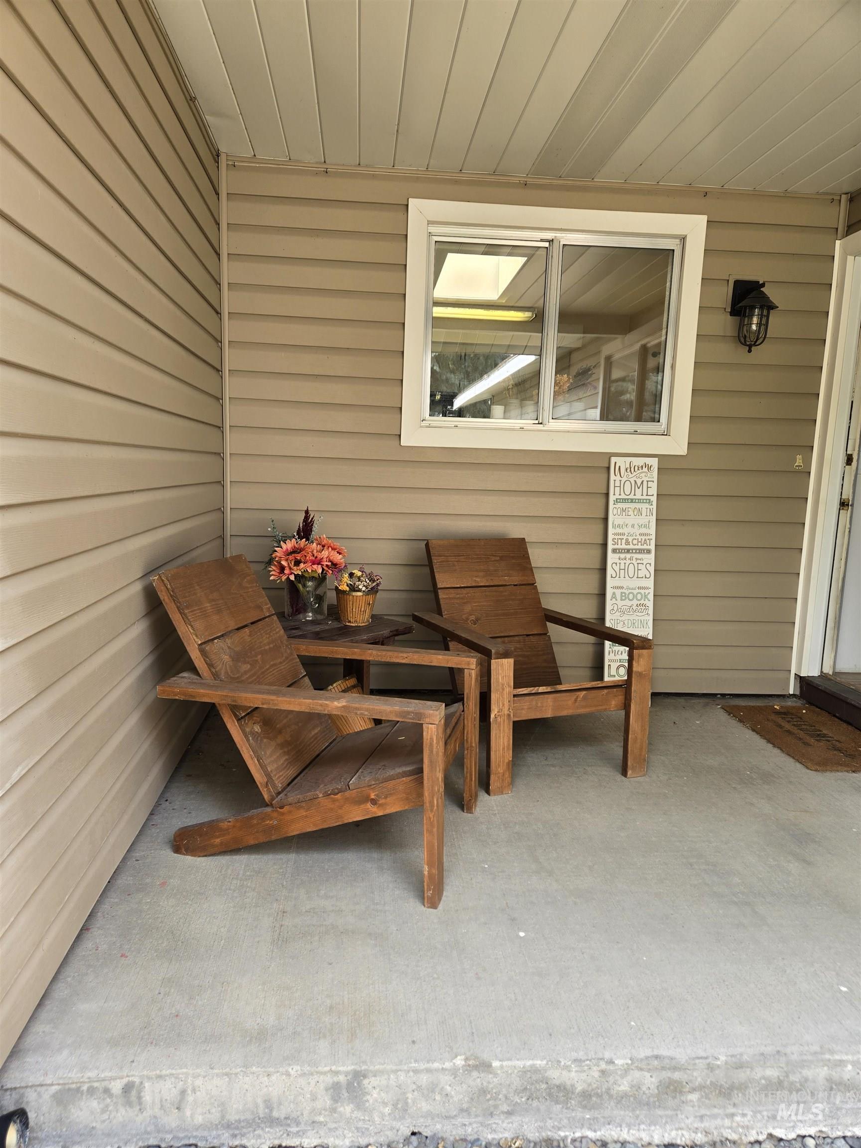 525 Reiter Dr Property Photo 4