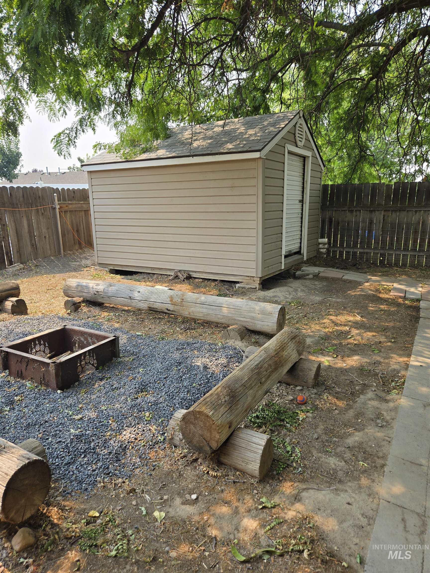 525 Reiter Dr Property Photo 14