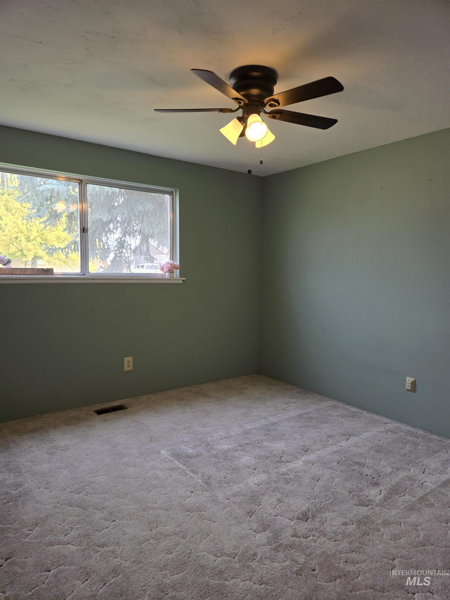525 Reiter Dr Property Photo 22