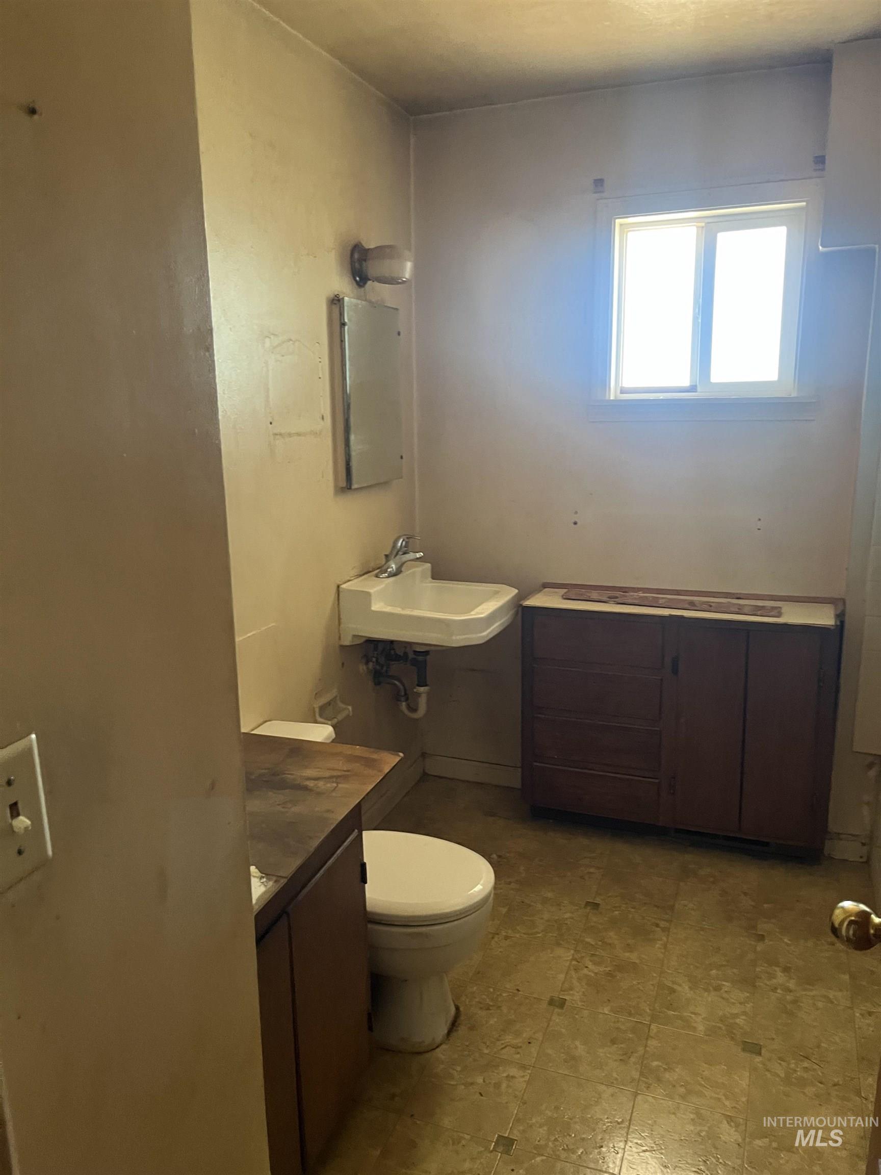 2300 S Pond Property Photo 7