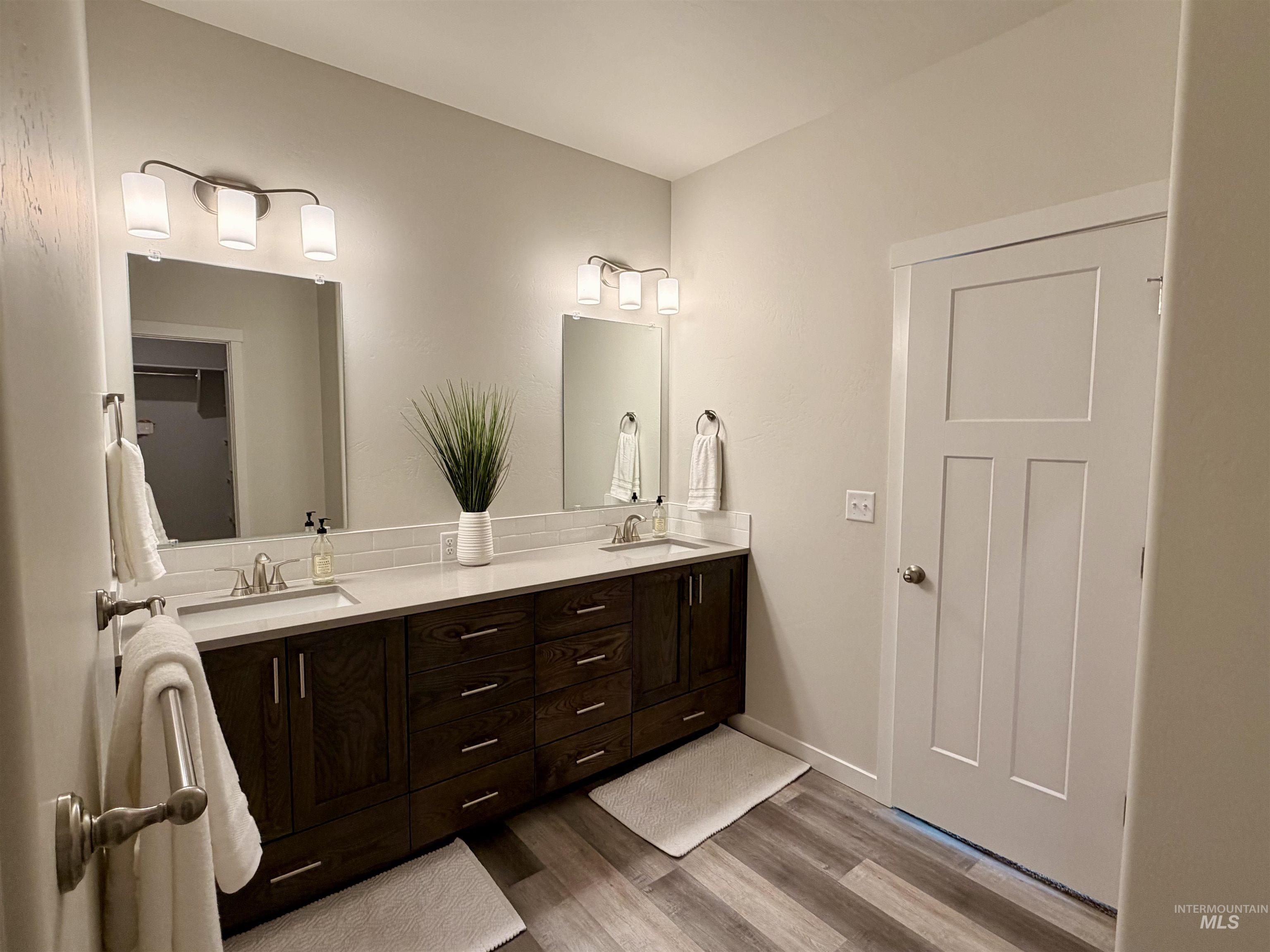 766 Waveland Avenue Property Photo 13