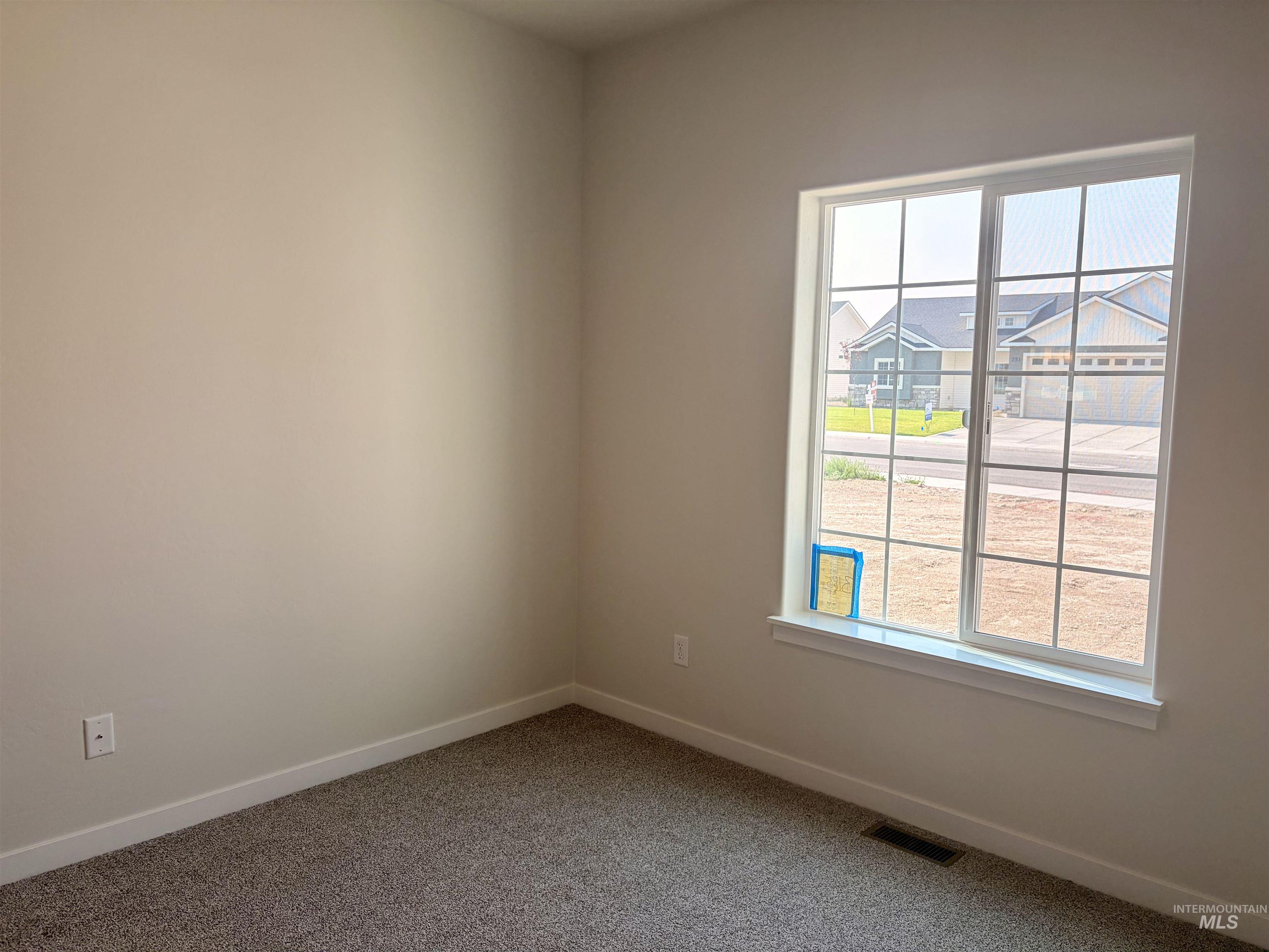 766 Waveland Avenue Property Photo 25