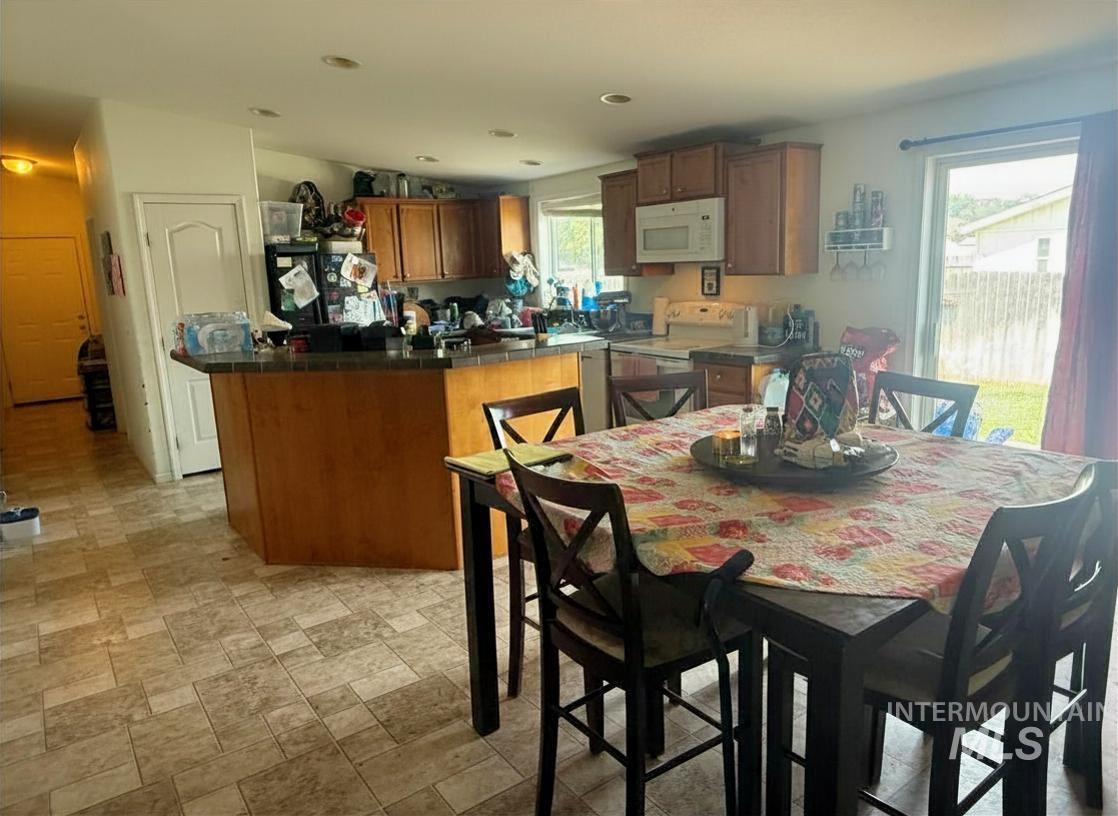 100 Ellsworth Street Property Photo 4