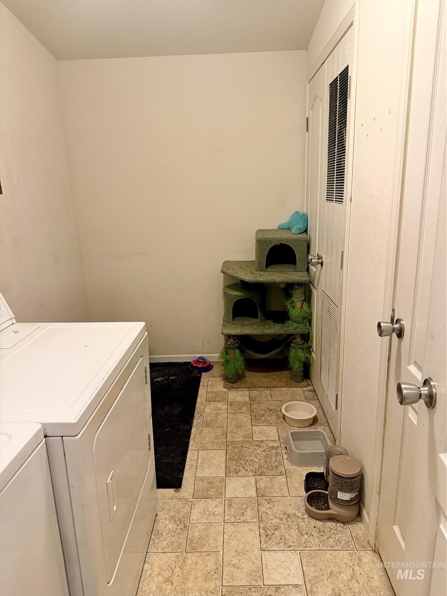 100 Ellsworth Street Property Photo 23