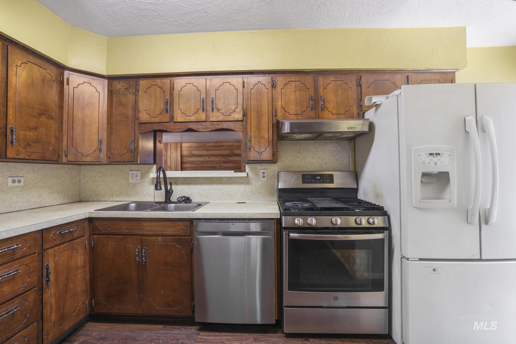325 East Ave D Property Photo 12