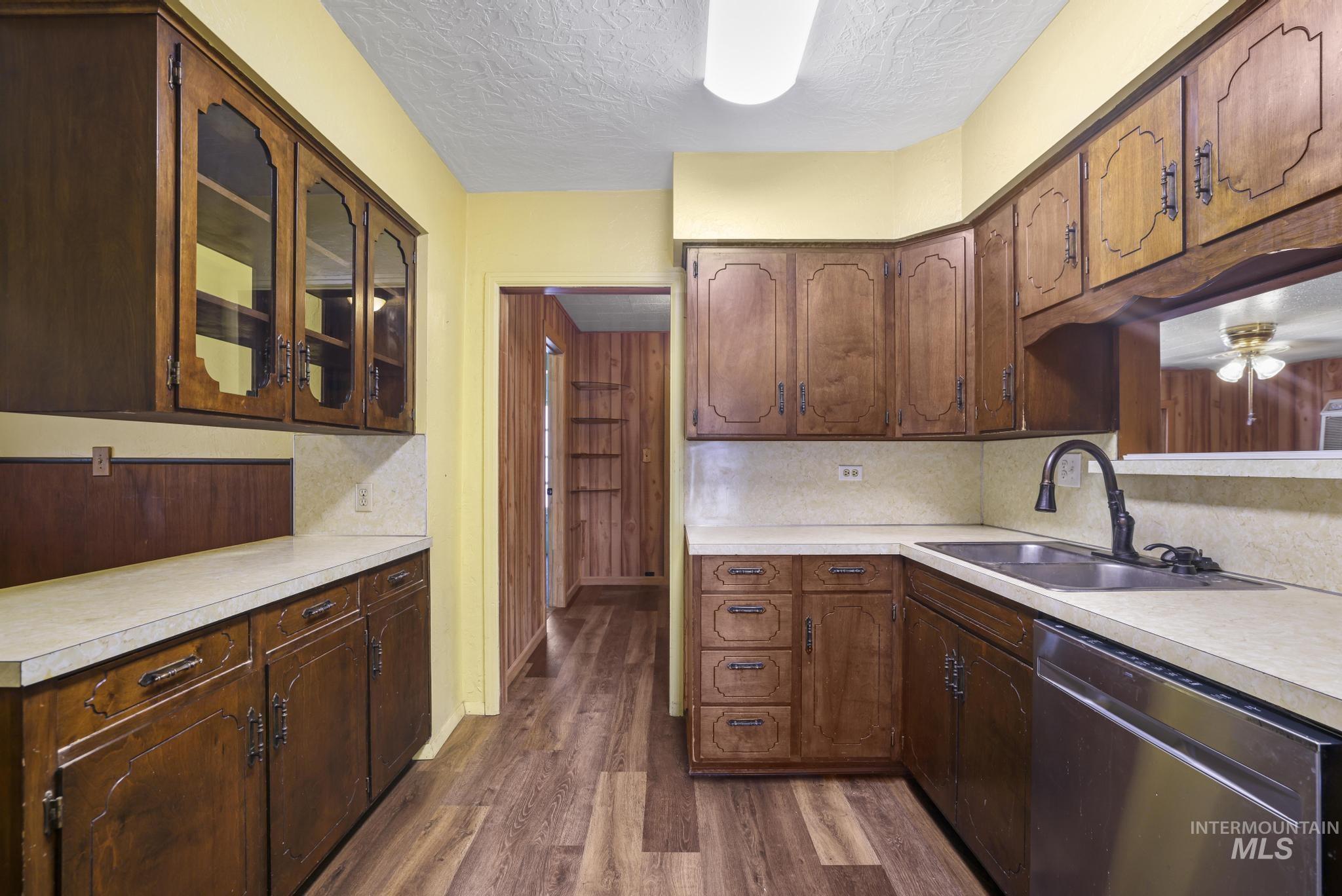 325 East Ave D Property Photo 13