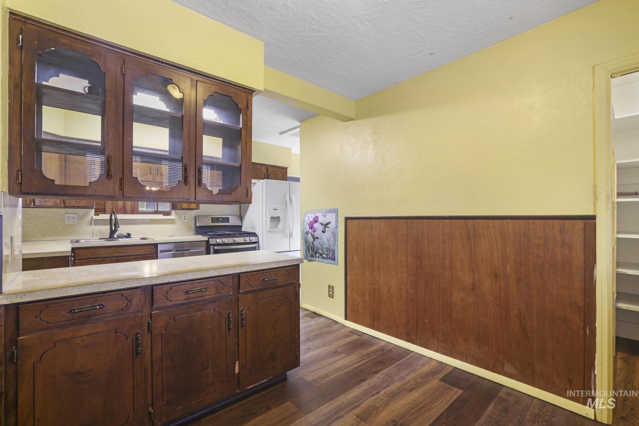 325 East Ave D Property Photo 14