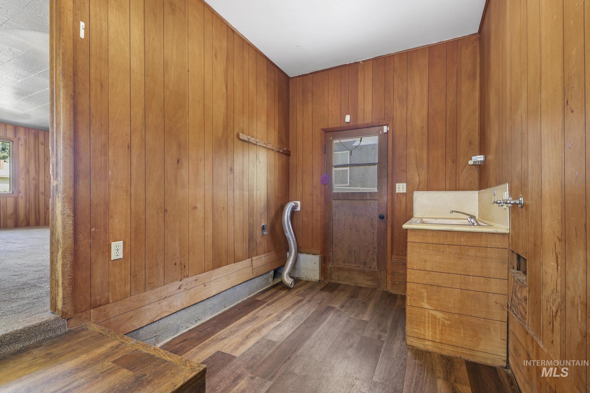 325 East Ave D Property Photo 17