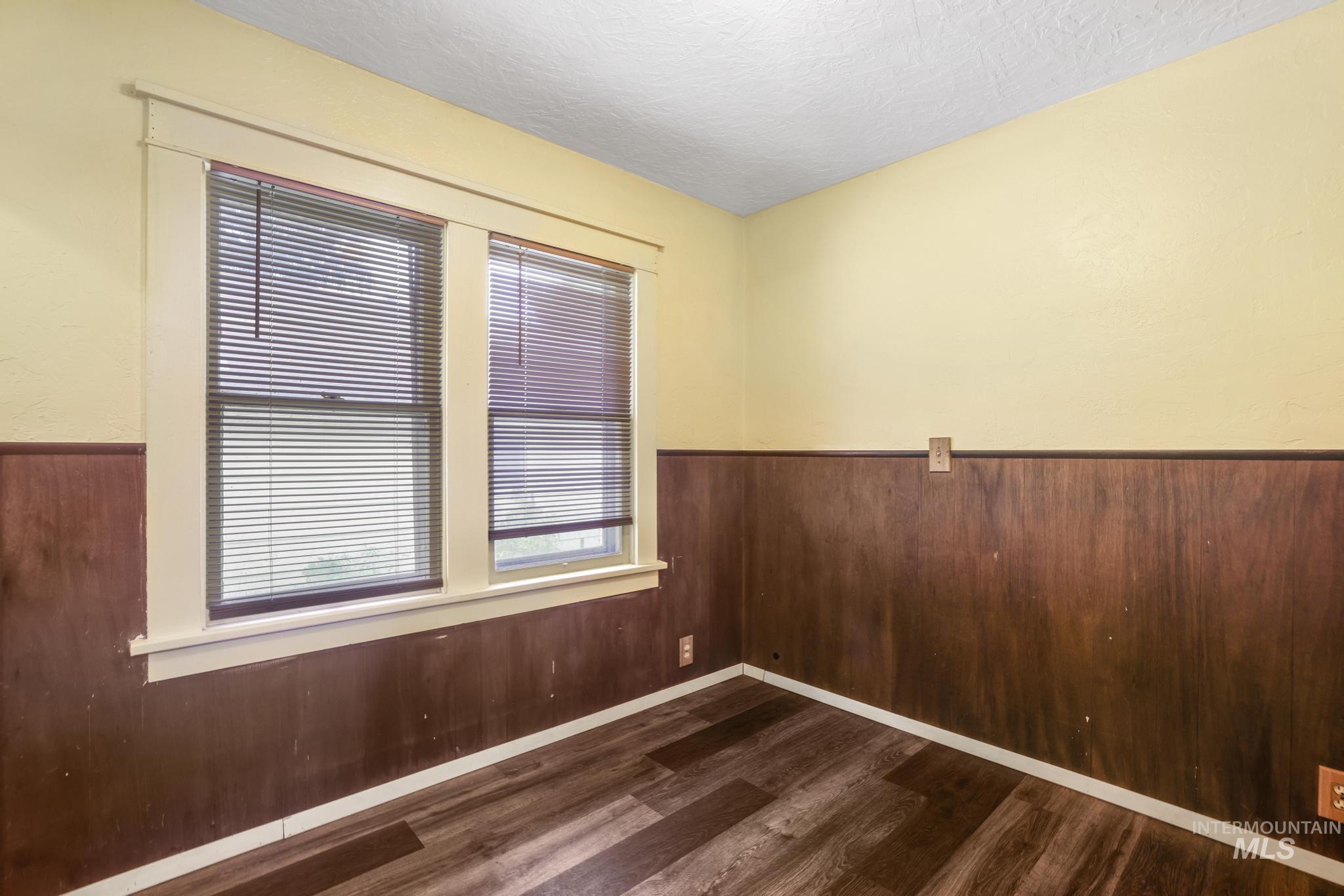 325 East Ave D Property Photo 23