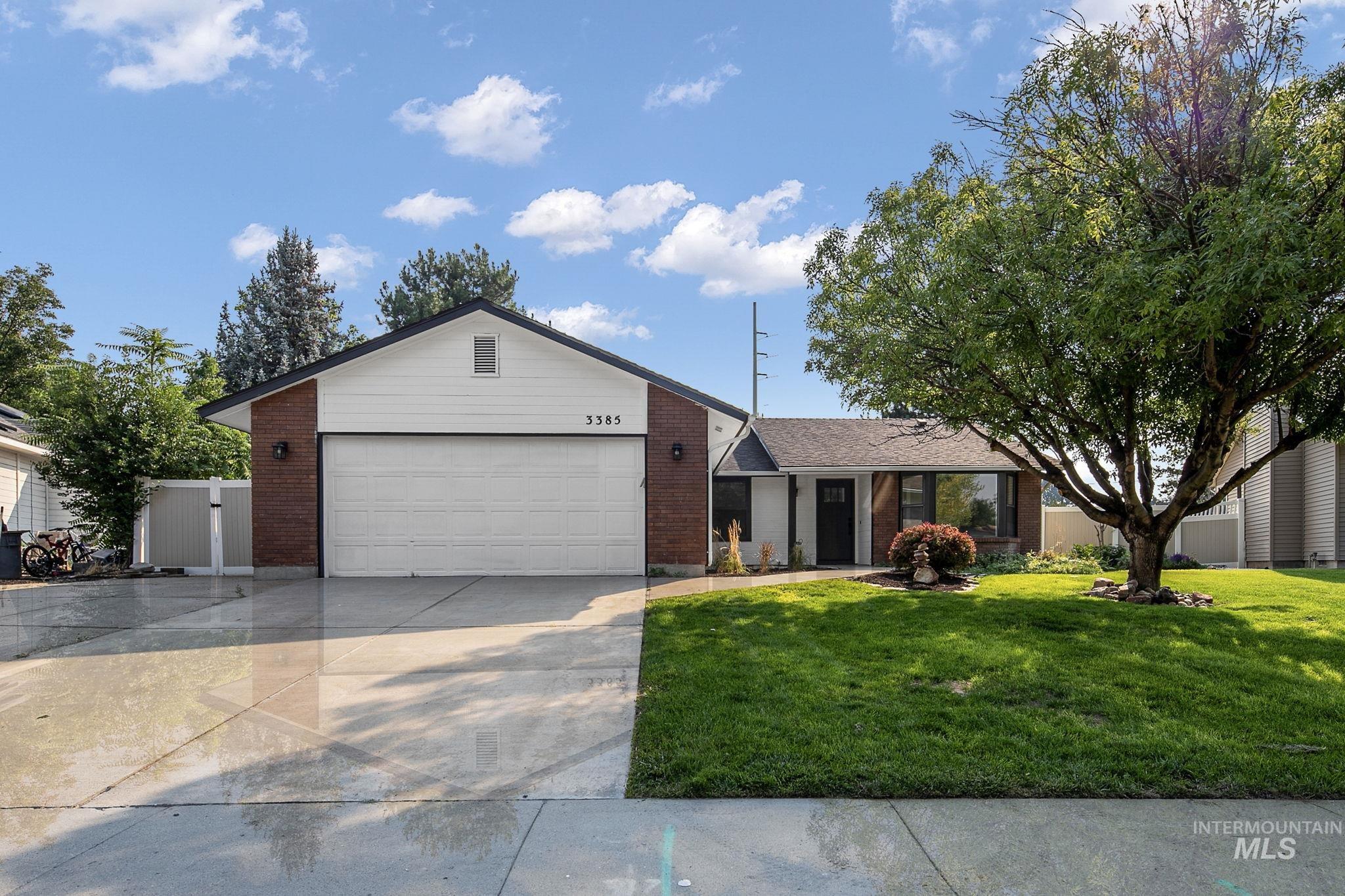 3385 N Creswell Way Property Photo 1