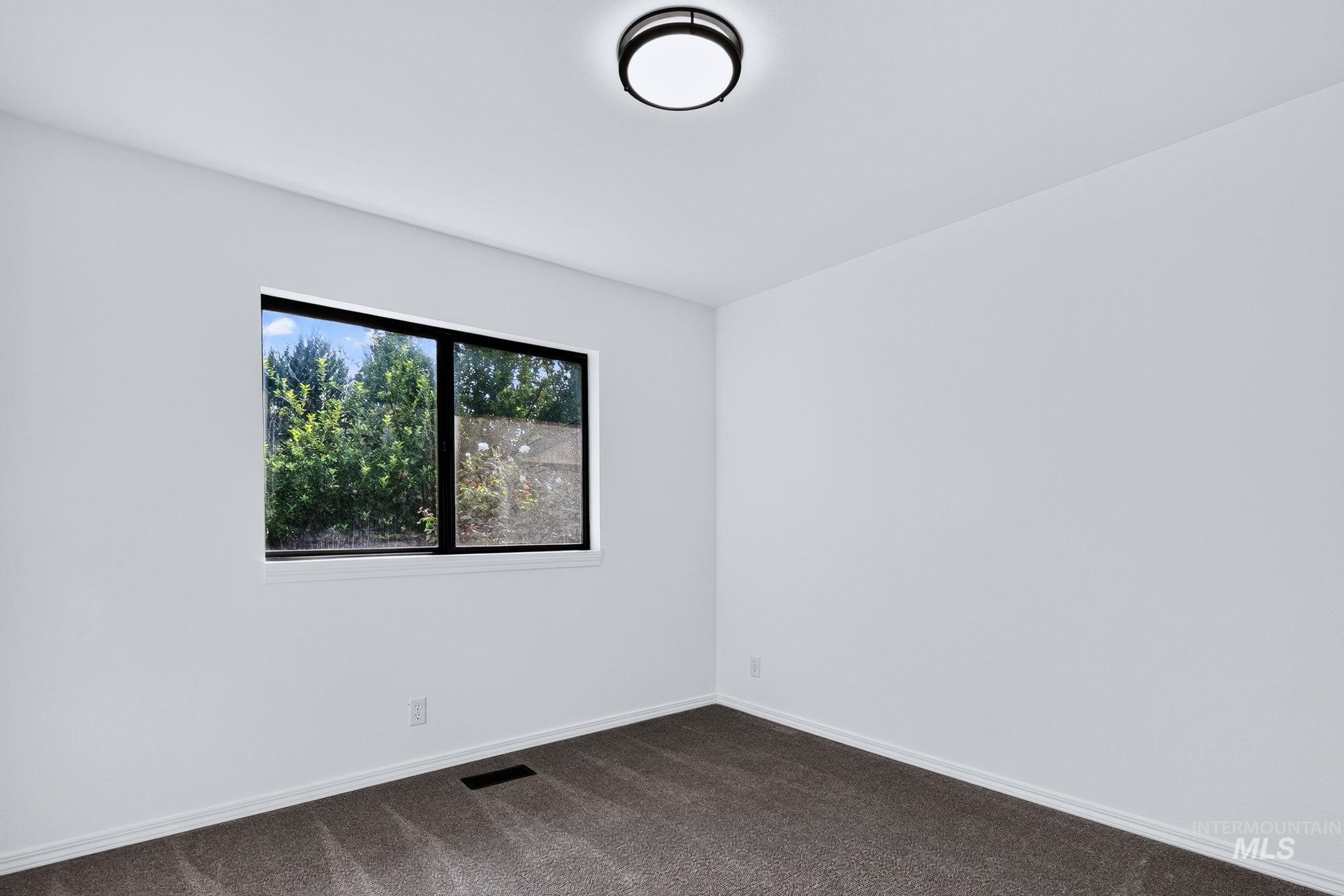 3385 N Creswell Way Property Photo 16