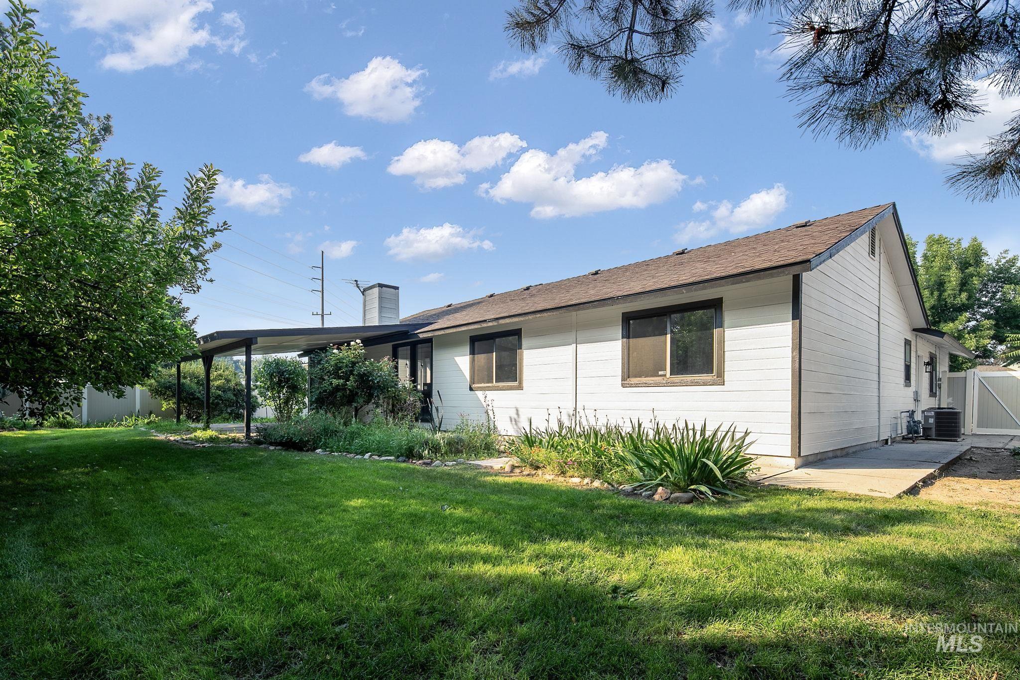 3385 N Creswell Way Property Photo 23
