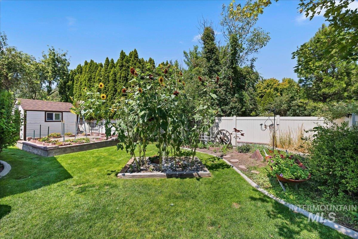 6800 W Gillis Dr. Property Photo 16
