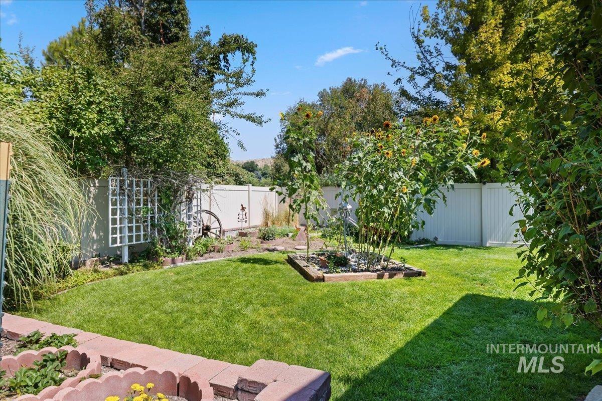 6800 W Gillis Dr. Property Photo 17