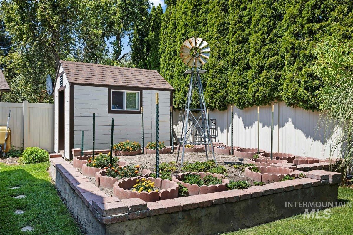 6800 W Gillis Dr. Property Photo 18