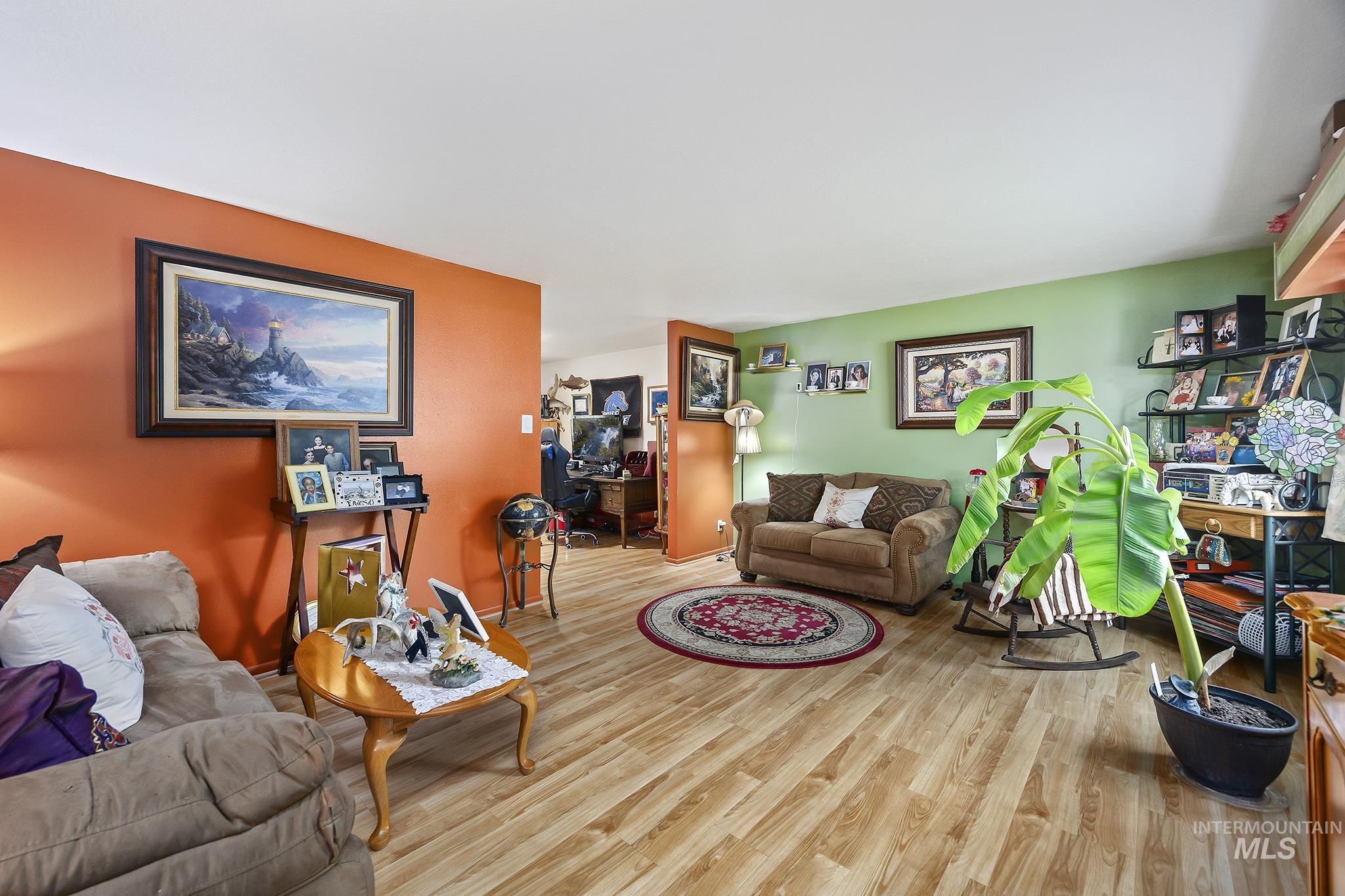 2345 Longbow Dr Property Photo 5