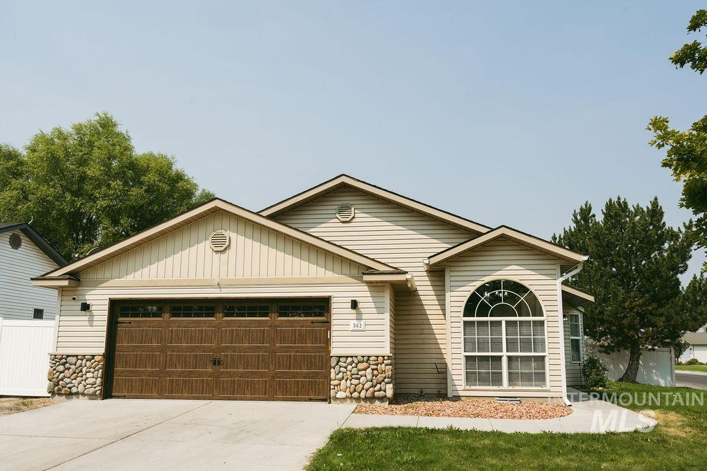 562 Picabo Dr Property Photo 1