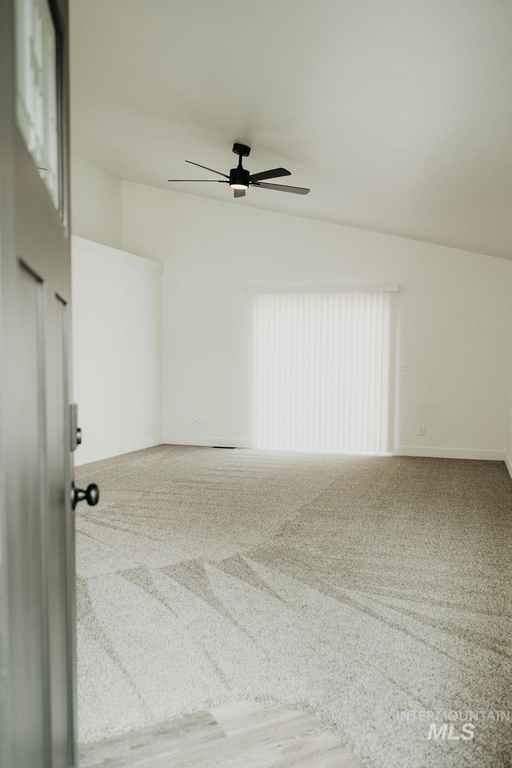 562 Picabo Dr Property Photo 4