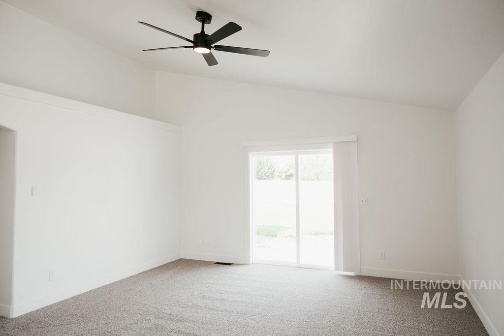 562 Picabo Dr Property Photo 5