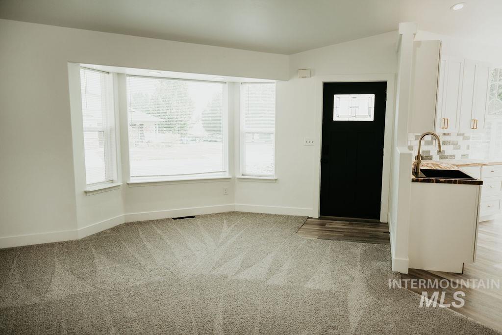 562 Picabo Dr Property Photo 8
