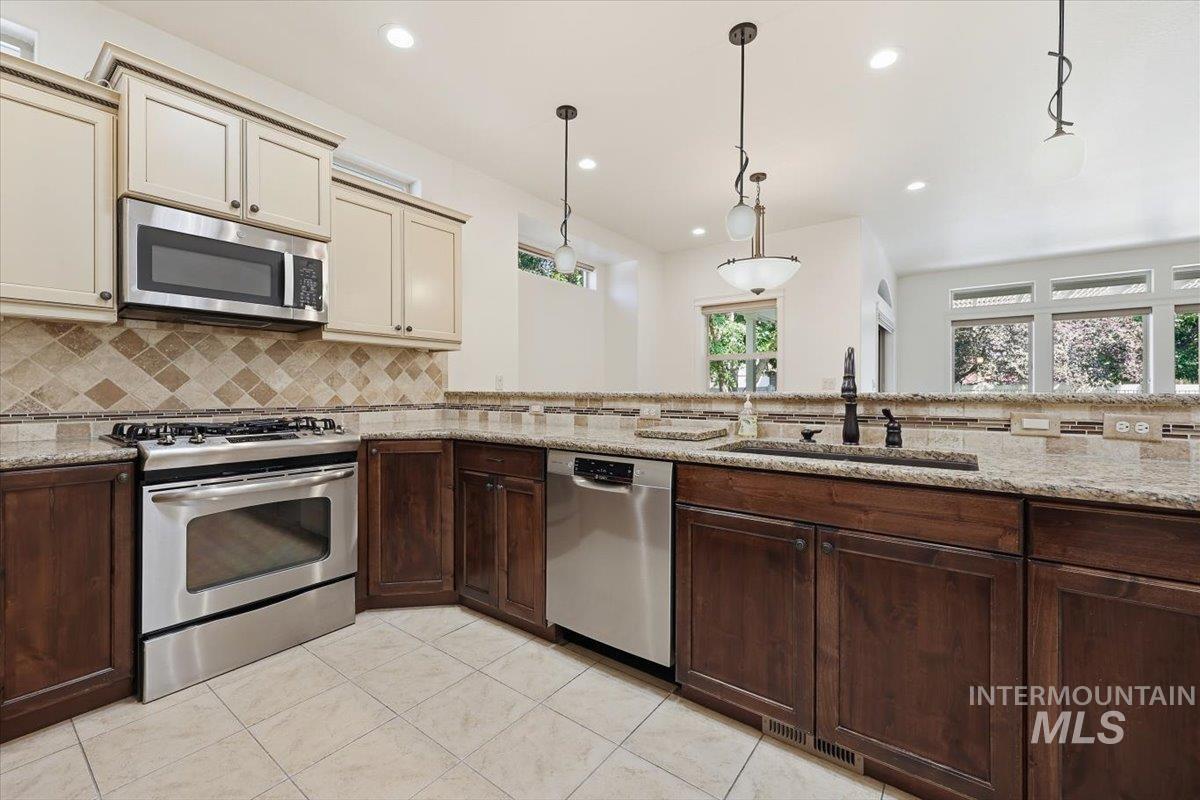 3002 W Astonte Ct. Property Photo 13