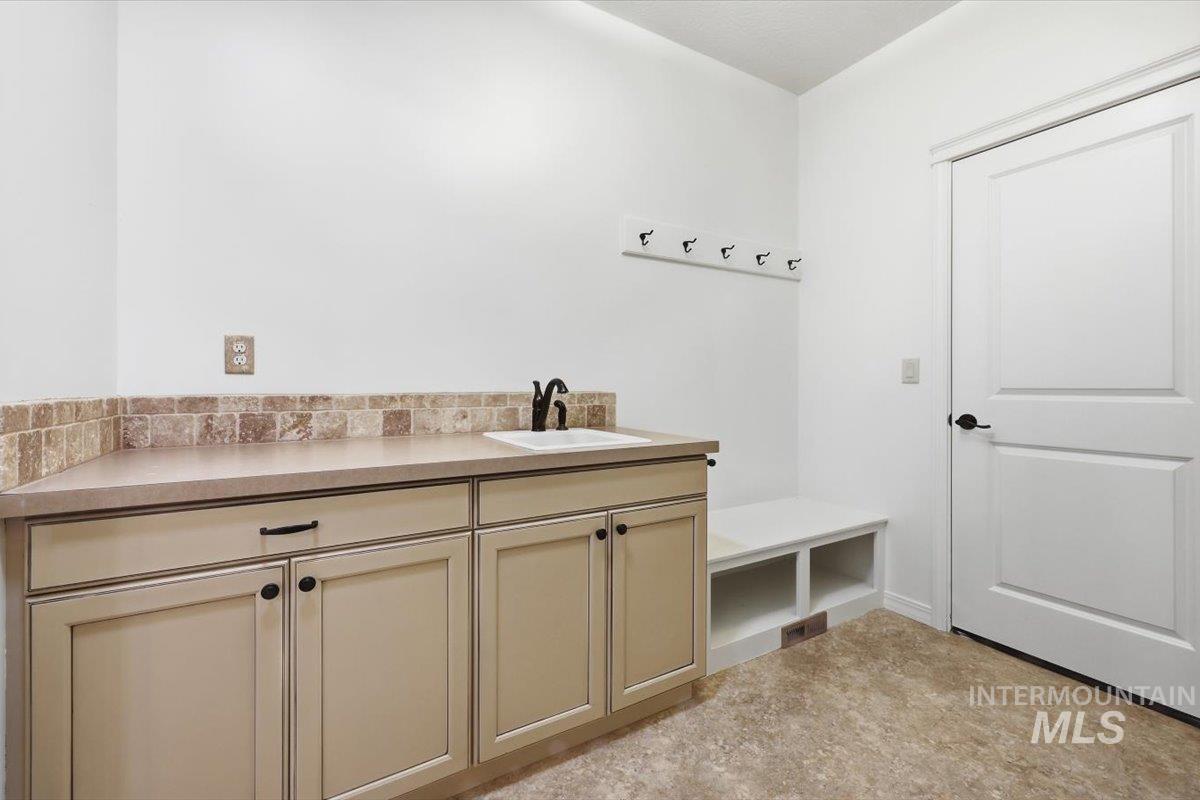 3002 W Astonte Ct. Property Photo 29