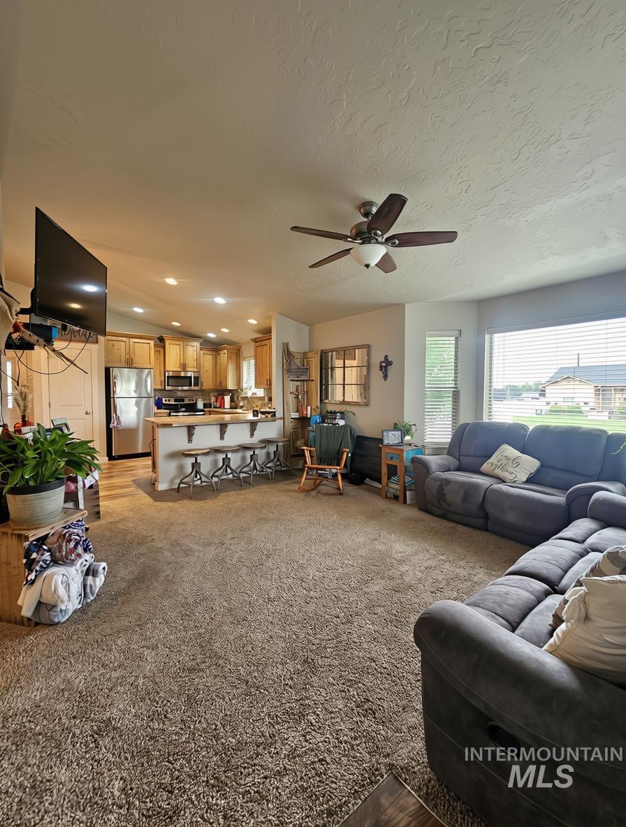 2110 E Ridgeview Avenue Property Photo 6