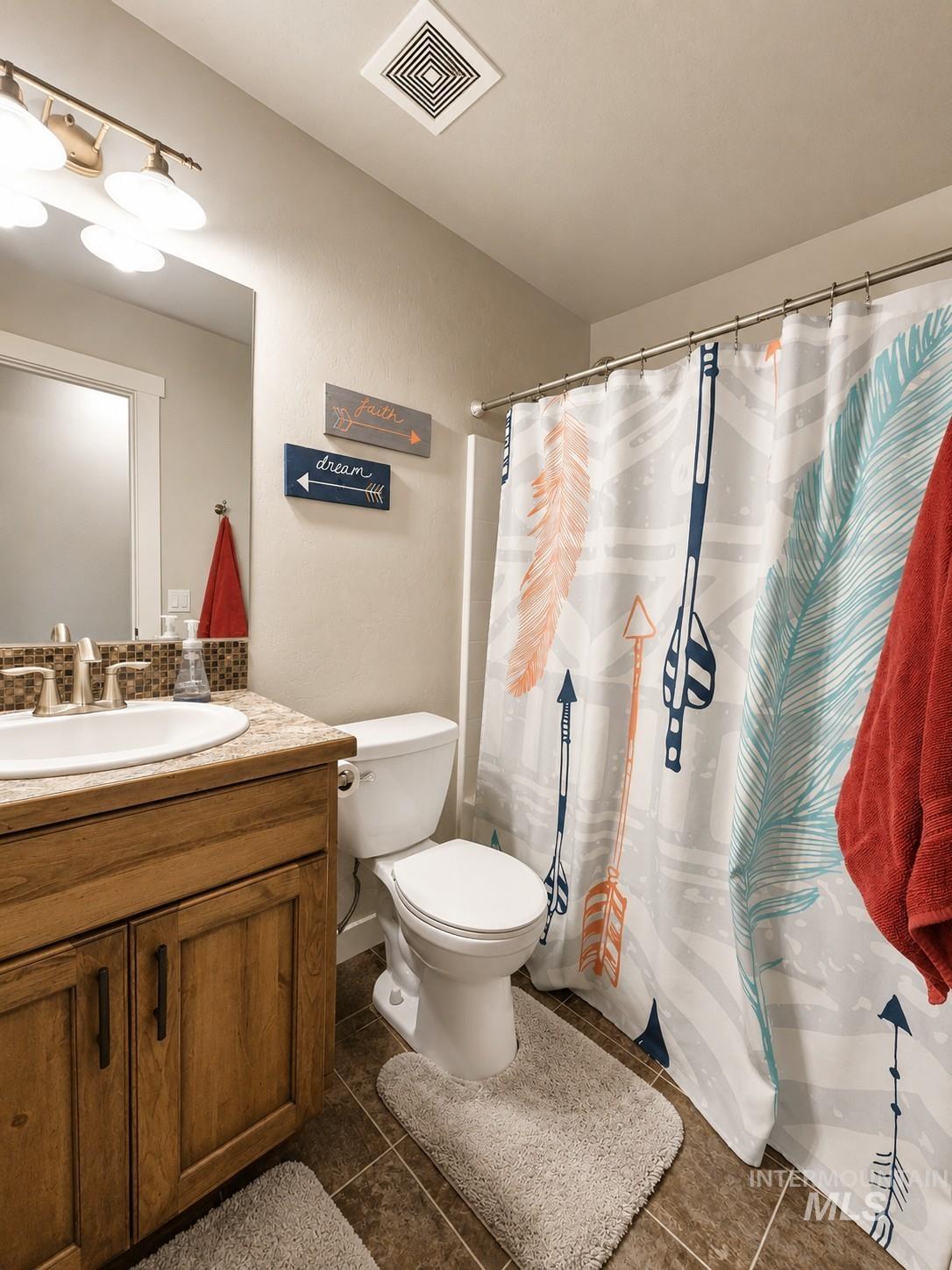 2110 E Ridgeview Avenue Property Photo 9
