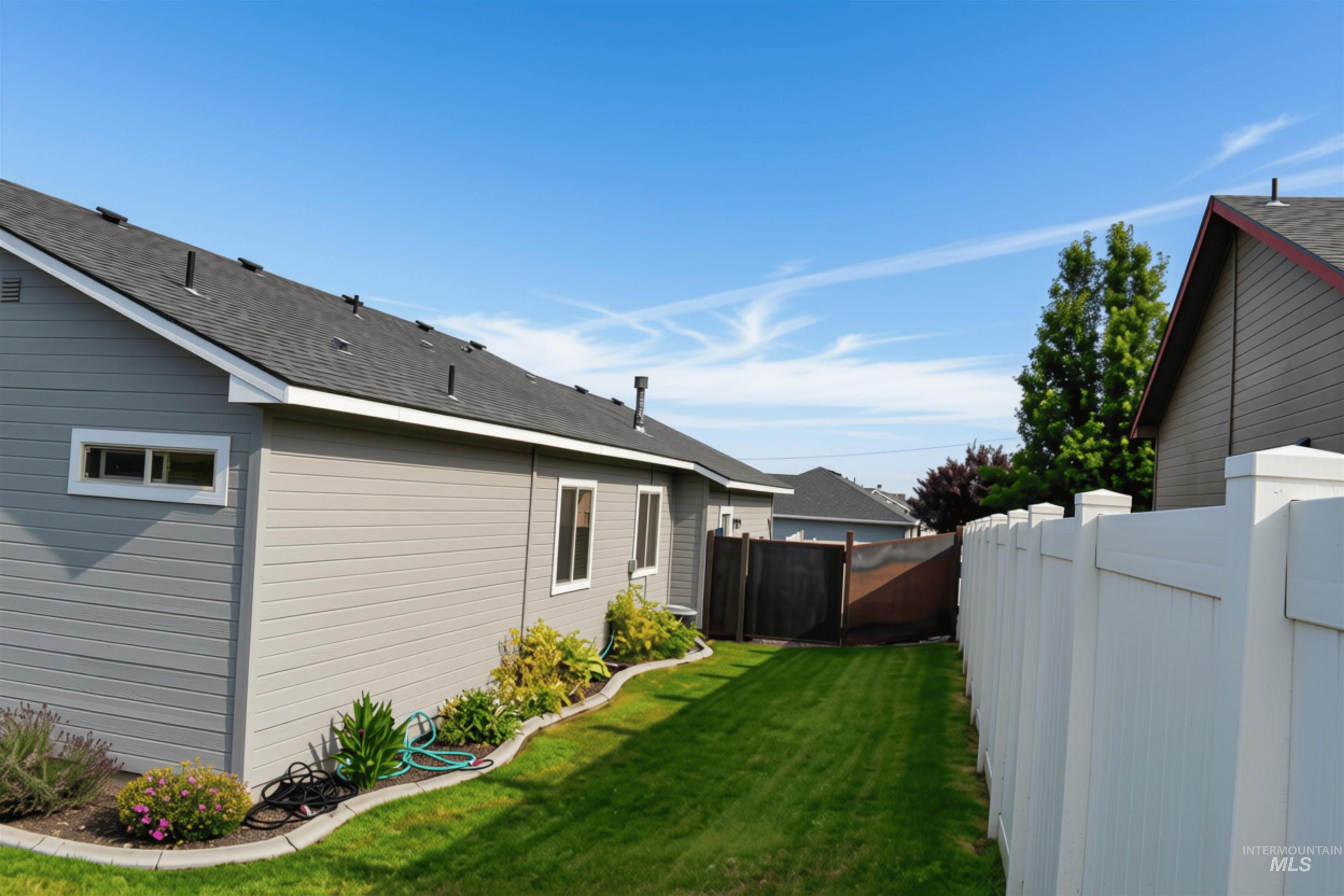 2110 E Ridgeview Avenue Property Photo 15