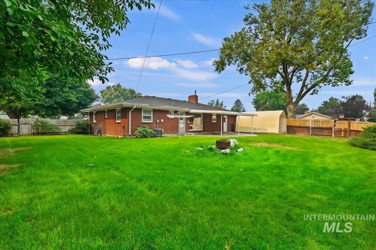 8020 W King St Property Photo 9