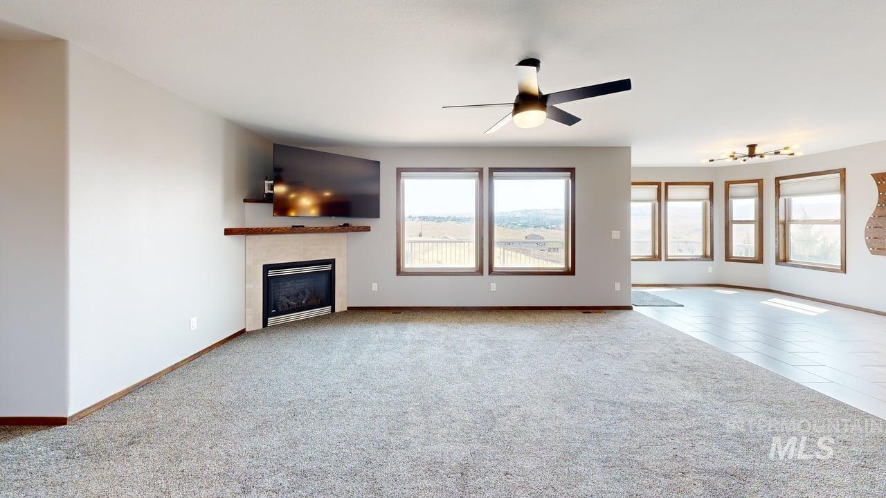 2555 Remington Way Property Photo 9