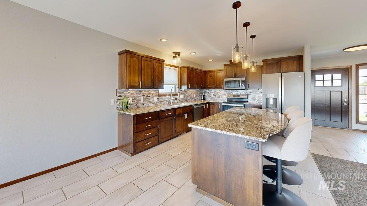 2555 Remington Way Property Photo 12