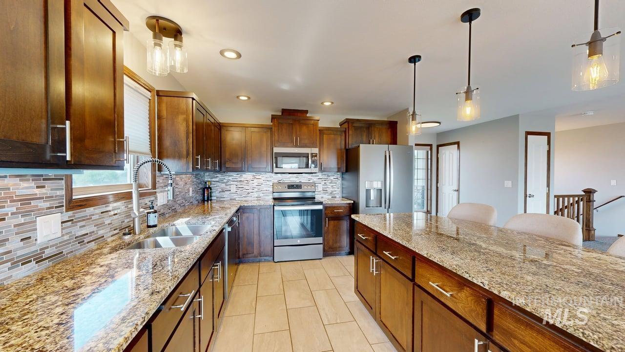 2555 Remington Way Property Photo 13