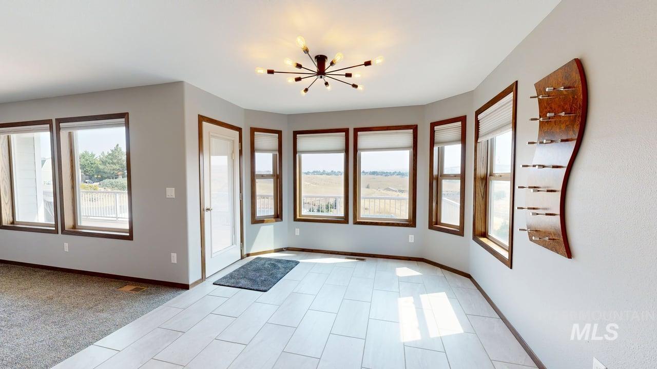 2555 Remington Way Property Photo 14