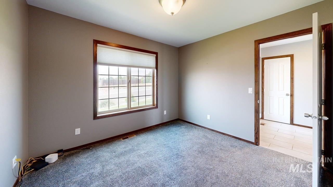 2555 Remington Way Property Photo 17