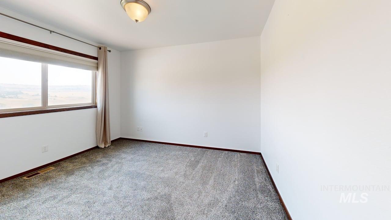 2555 Remington Way Property Photo 23