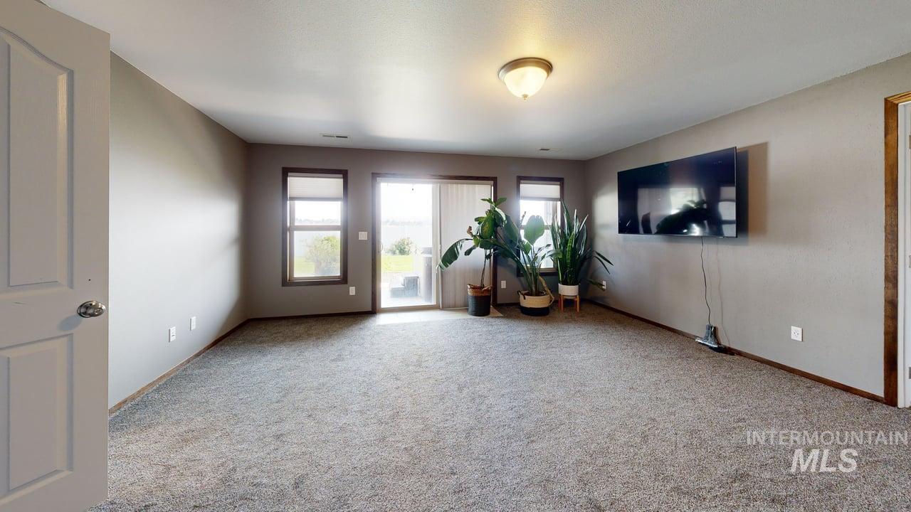 2555 Remington Way Property Photo 26
