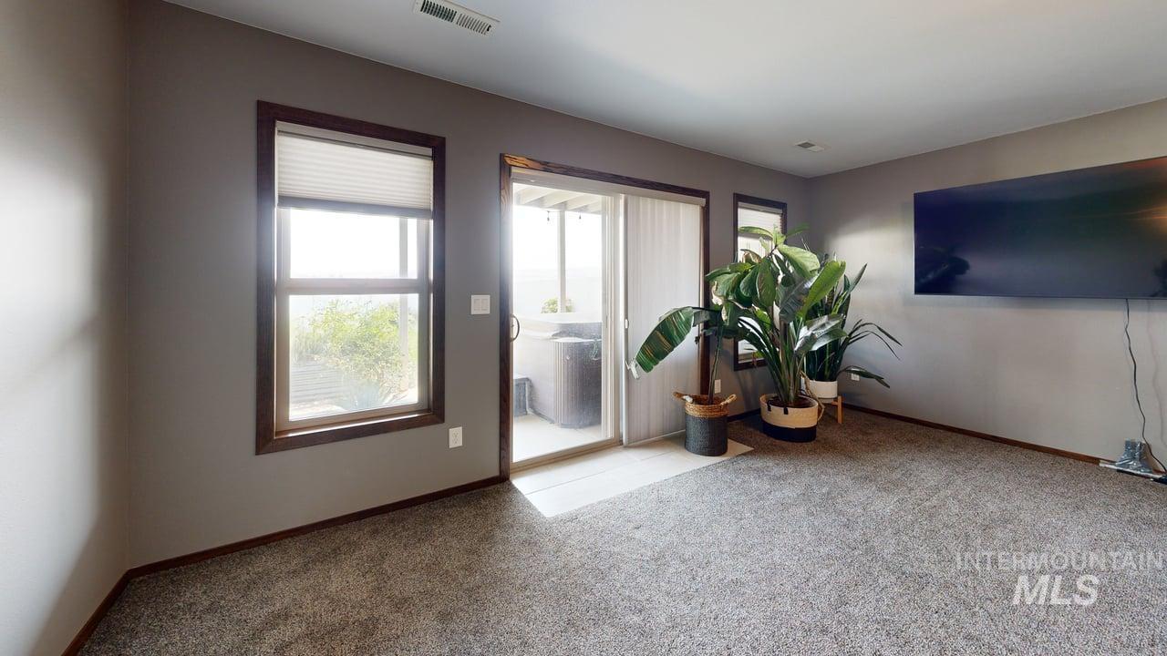 2555 Remington Way Property Photo 27