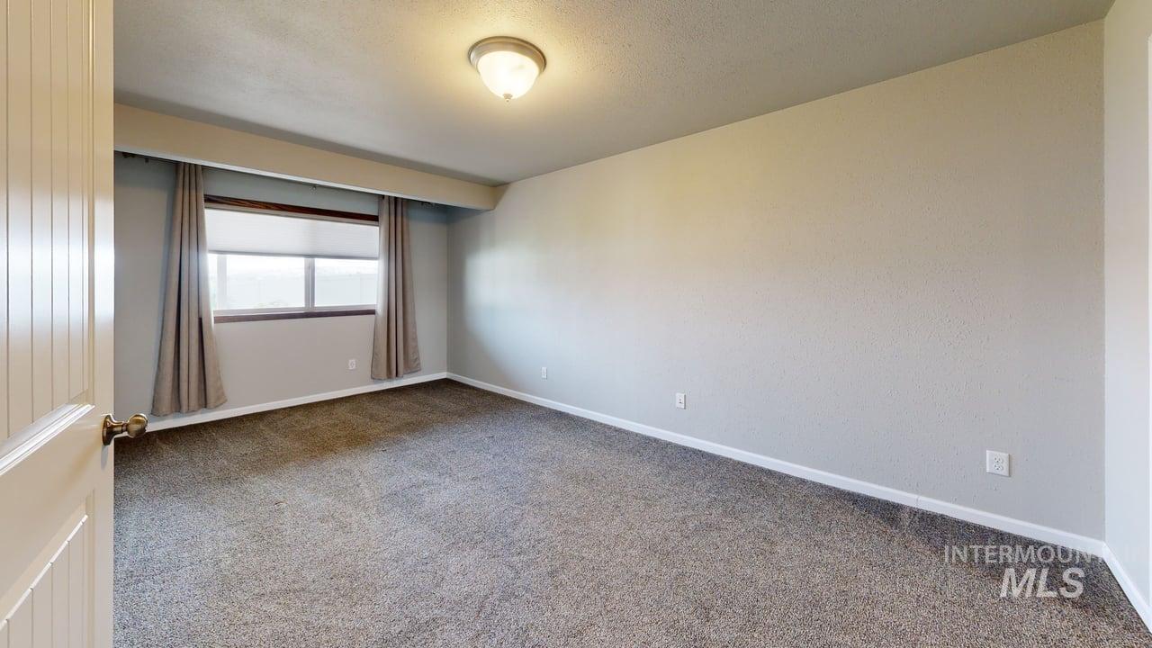 2555 Remington Way Property Photo 28