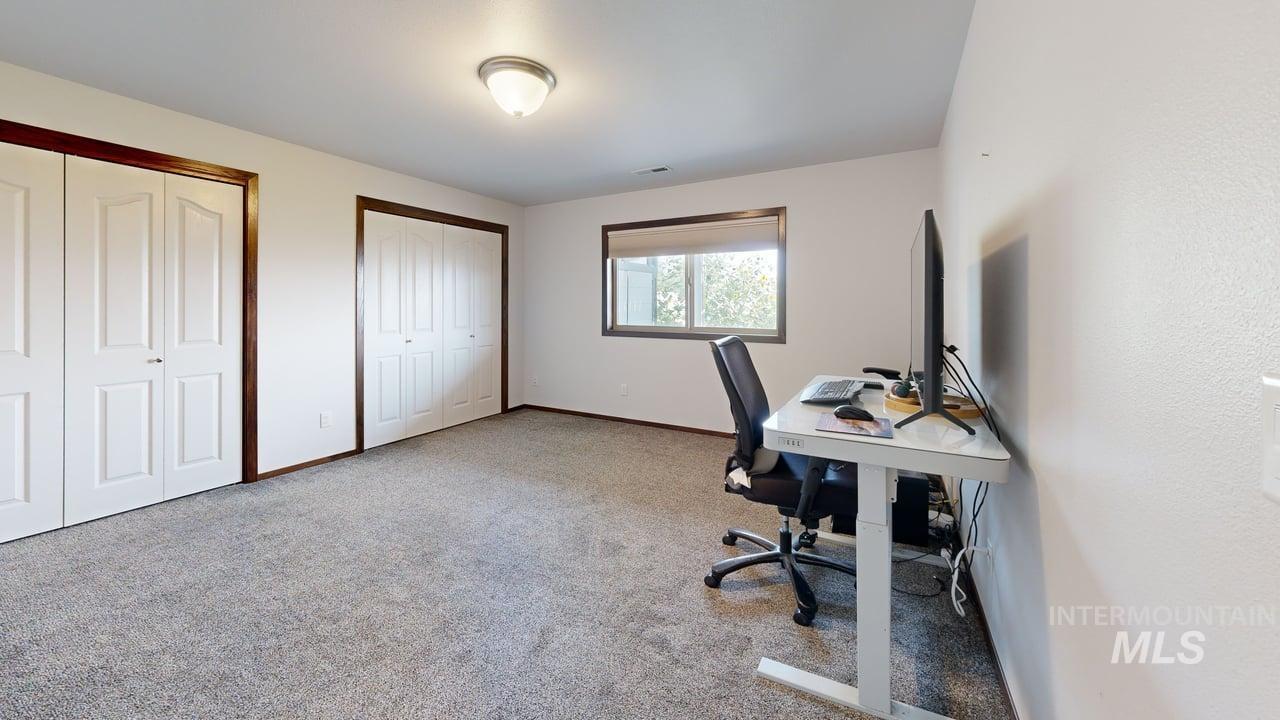 2555 Remington Way Property Photo 31