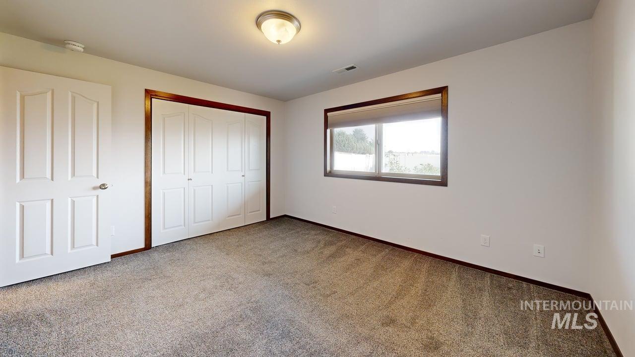 2555 Remington Way Property Photo 33