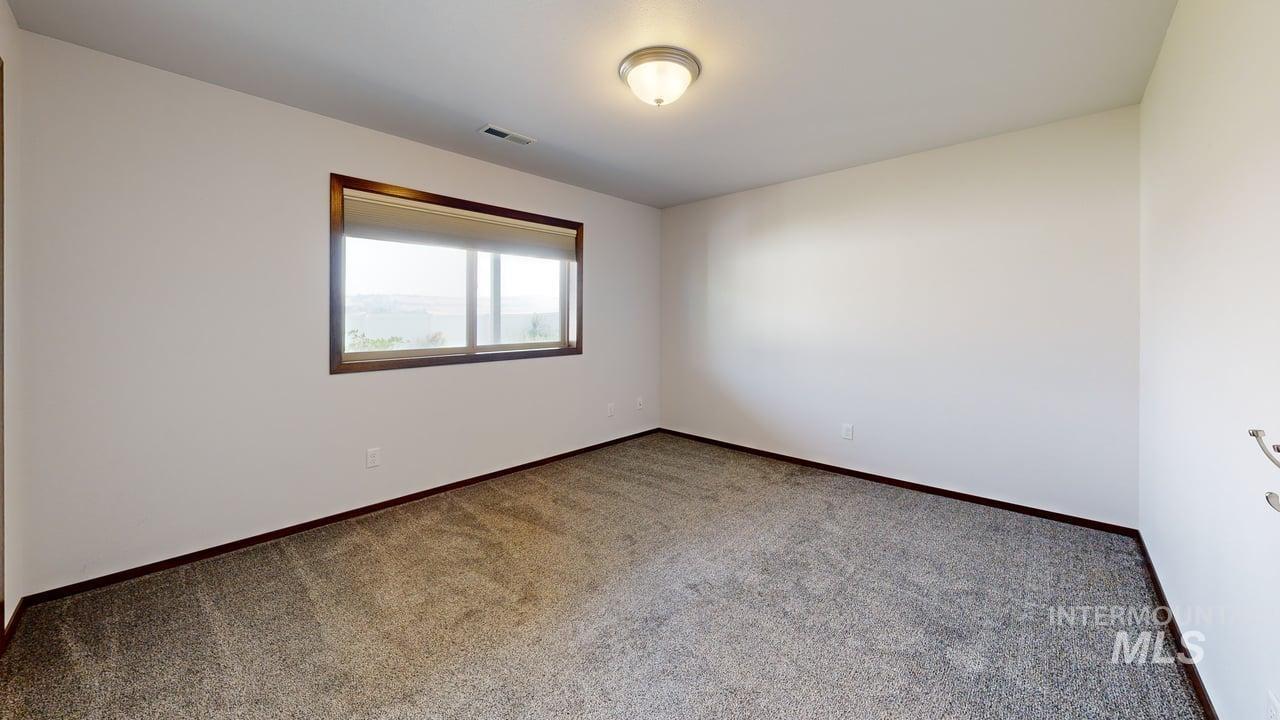 2555 Remington Way Property Photo 34