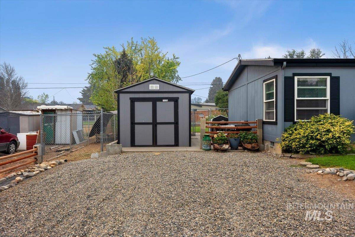 355 6th Avenue West Property Photo 4