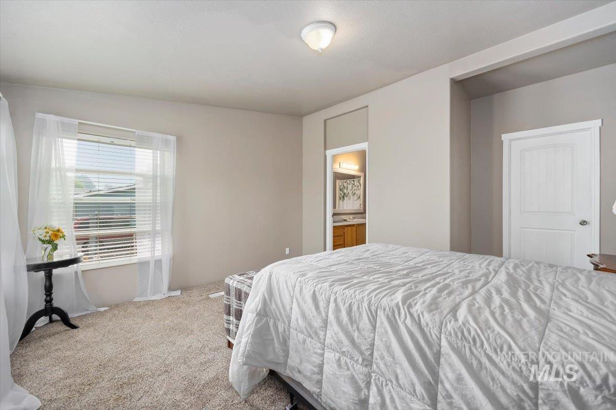 355 6th Avenue West Property Photo 12