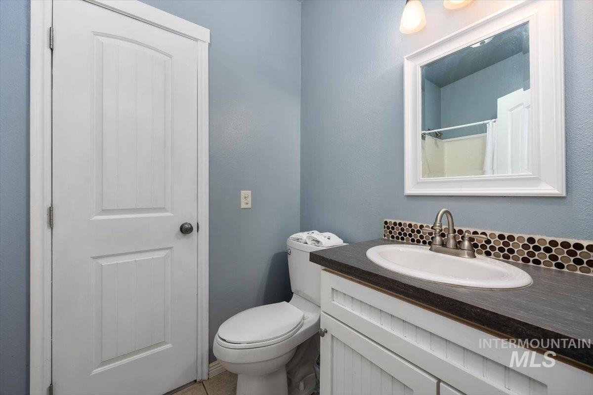 355 6th Avenue West Property Photo 17