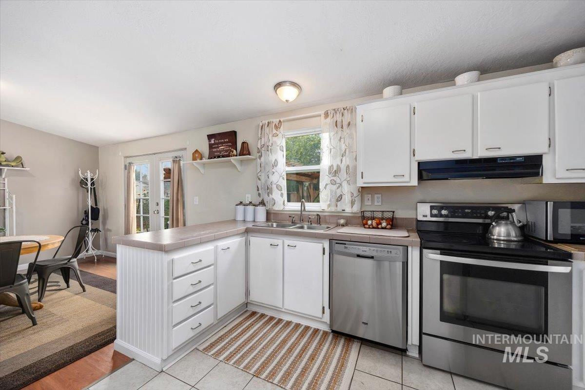 355 6th Avenue West Property Photo 22