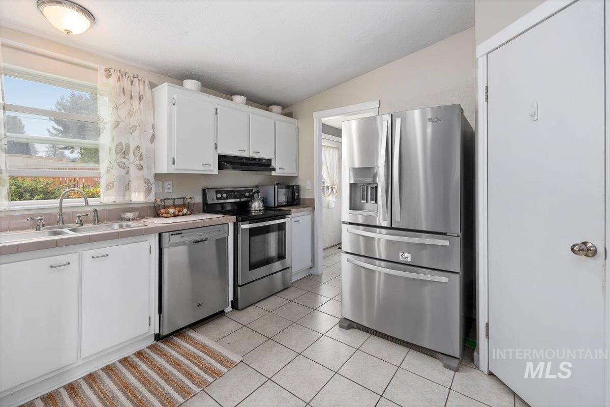 355 6th Avenue West Property Photo 28