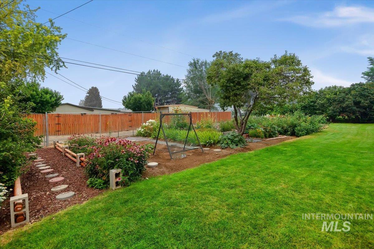 355 6th Avenue West Property Photo 36