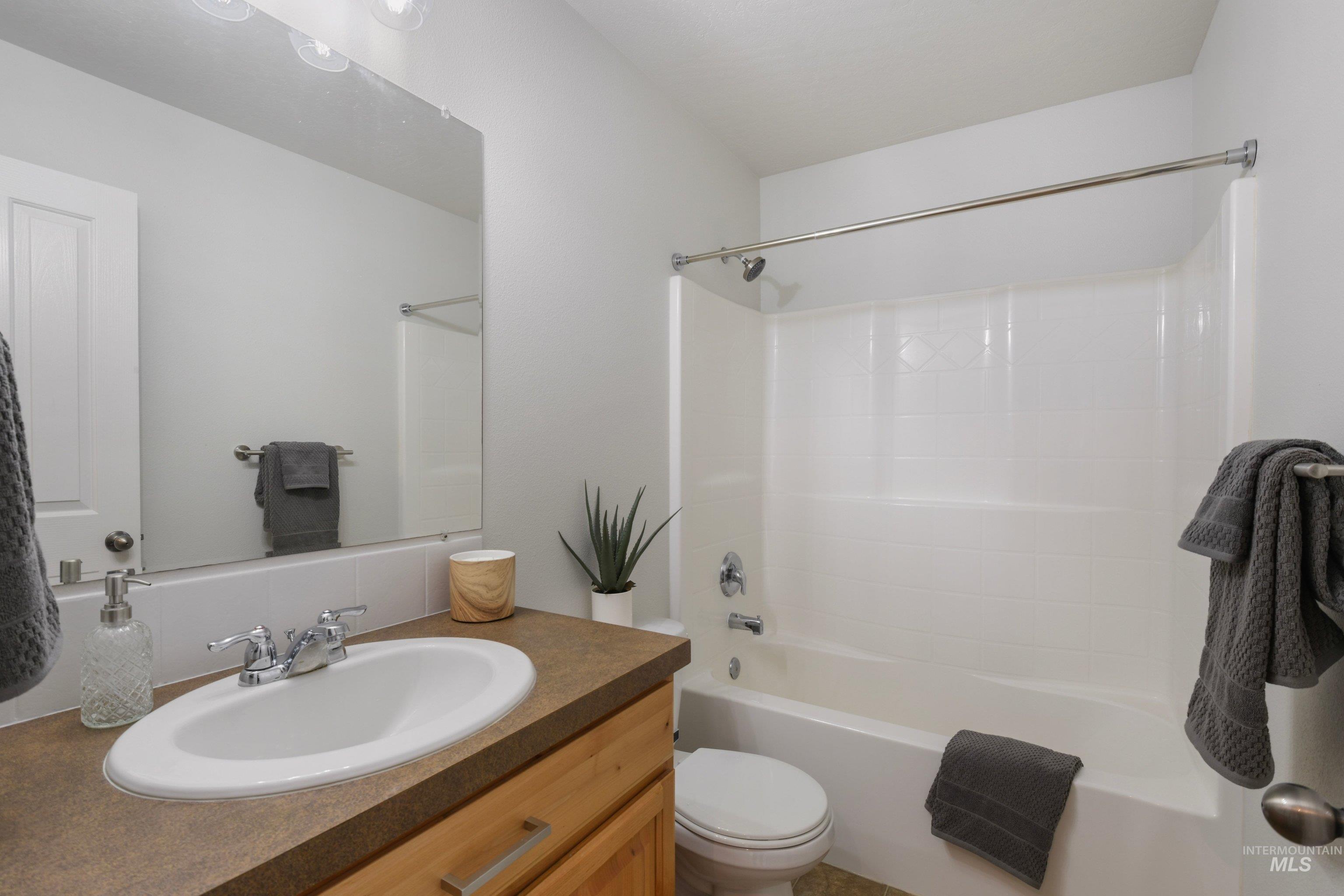 1131 S Barberry Pl Property Photo 18