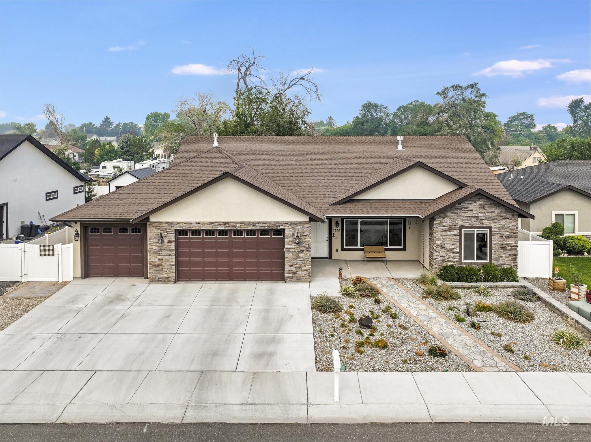 1356 Jump St Property Photo 1